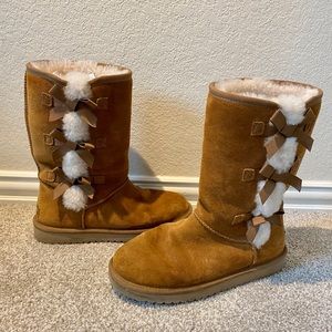 kookaburra by uggs boots, with bows on the side
